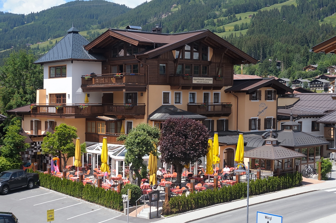 Cafe-Konditorei Appartments Lorenzoni in Kirchberg/Tirol
